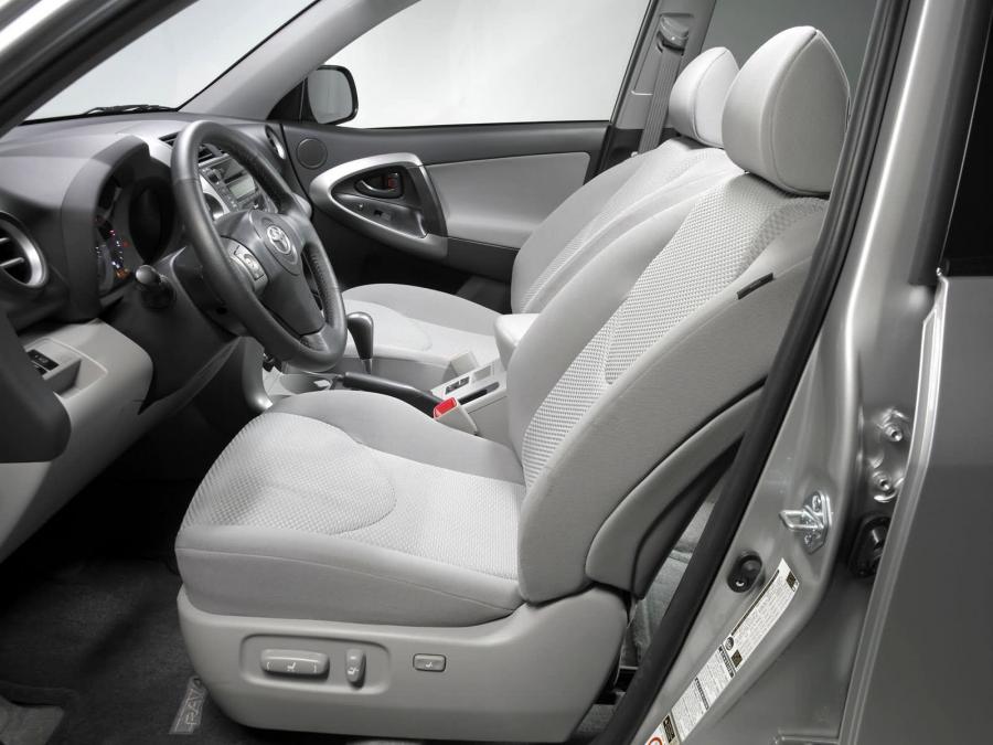  Toyota RAV4 V6 4WD 2006 года  (фото 6 из 20)